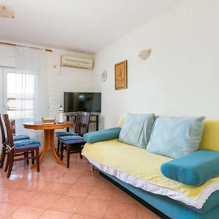 Apartment By The Sea Mavarstica, Ciovo - 12696 *