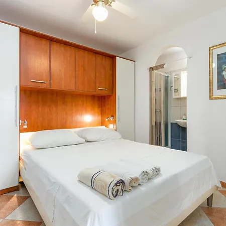 Апартаменты By The Sea Mavarstica, Ciovo - 12696 *